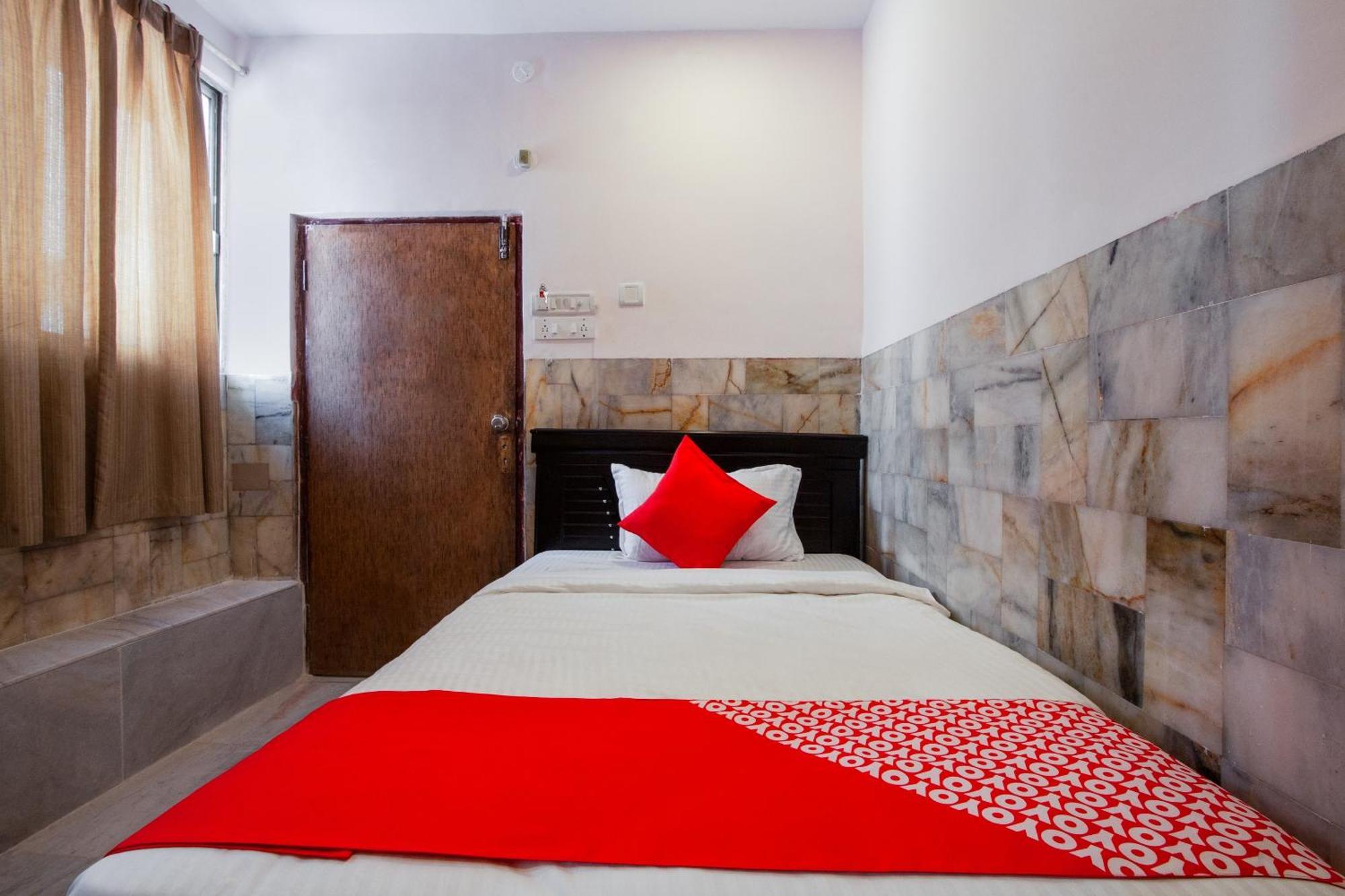 Super Hotel O Holiday Rani Gunj Opp Punjab National Bank Secundurabad Екстериор снимка