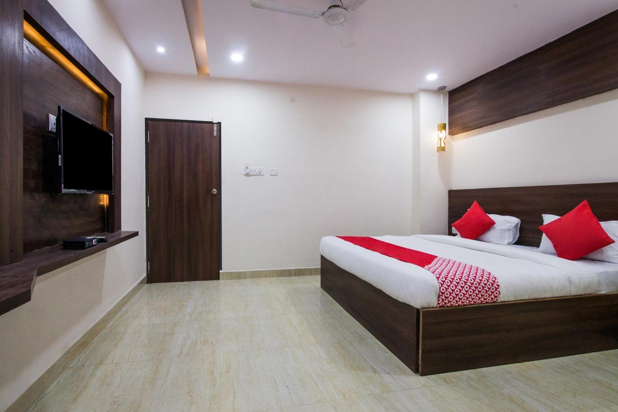 Super Hotel O Holiday Rani Gunj Opp Punjab National Bank Secundurabad Екстериор снимка