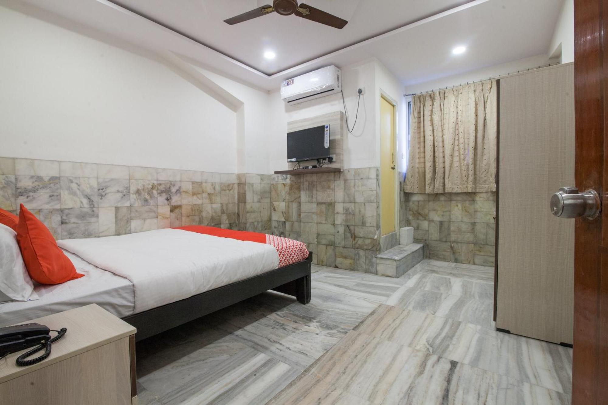 Super Hotel O Holiday Rani Gunj Opp Punjab National Bank Secundurabad Екстериор снимка