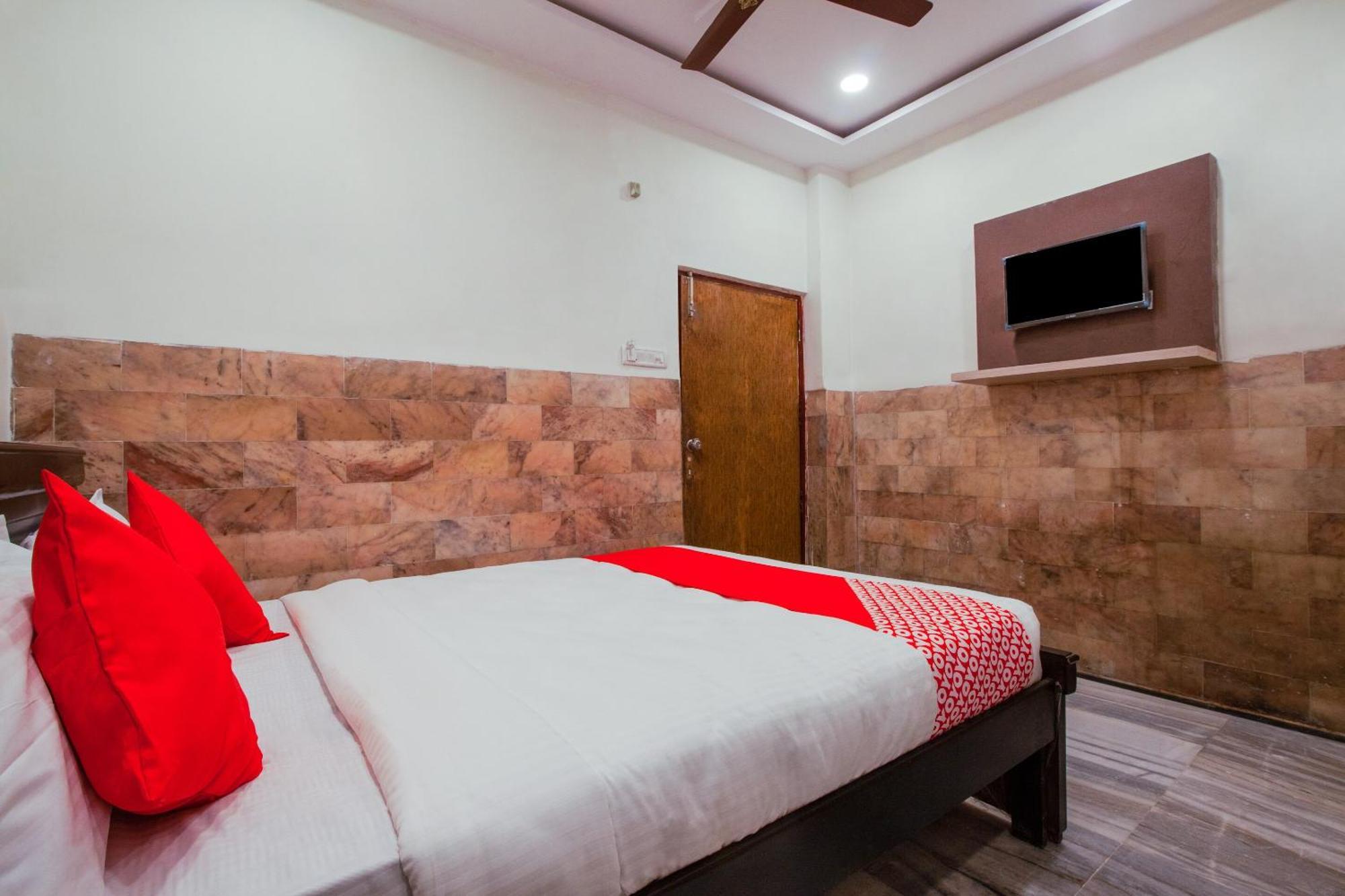 Super Hotel O Holiday Rani Gunj Opp Punjab National Bank Secundurabad Екстериор снимка