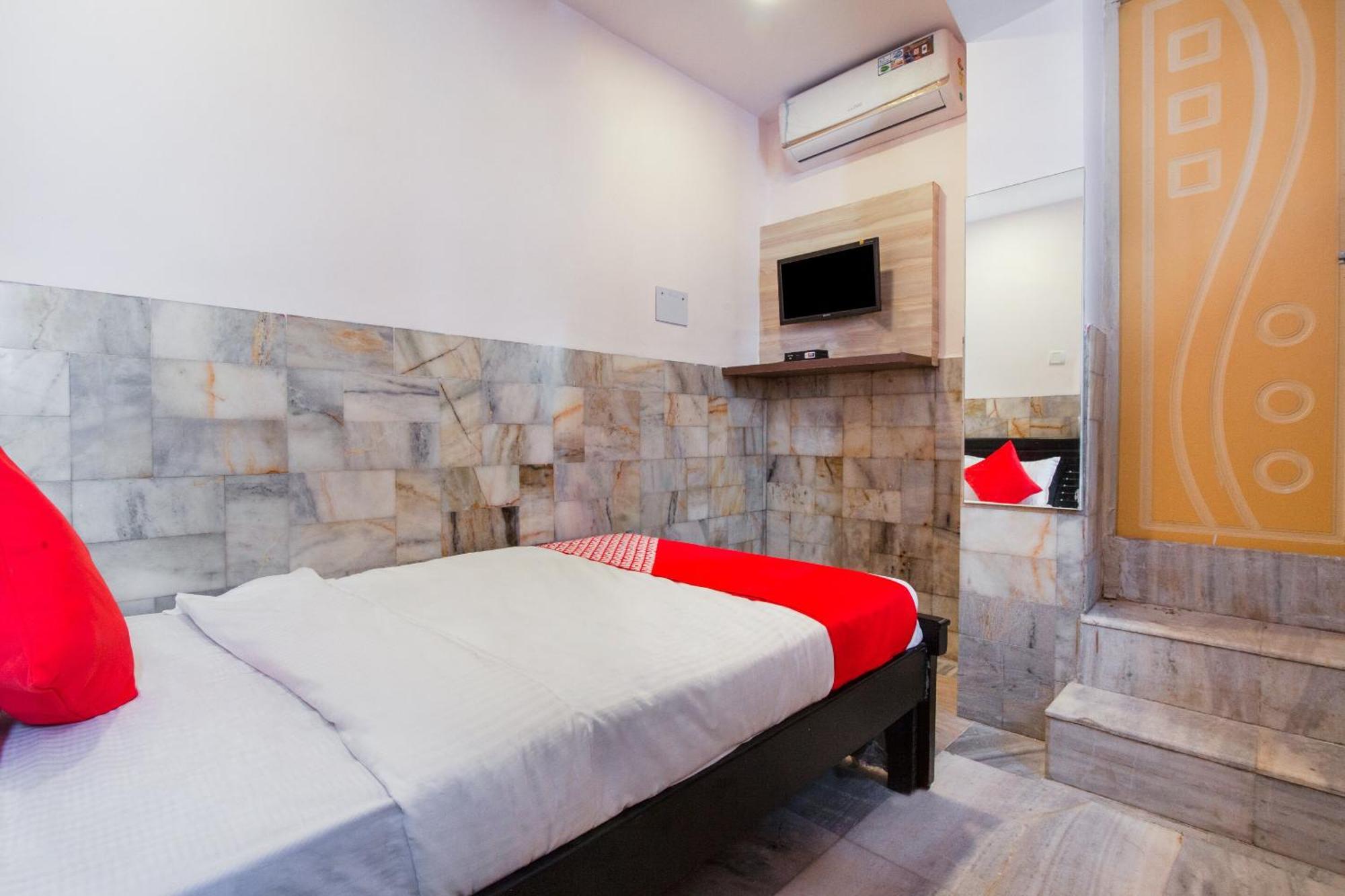 Super Hotel O Holiday Rani Gunj Opp Punjab National Bank Secundurabad Екстериор снимка