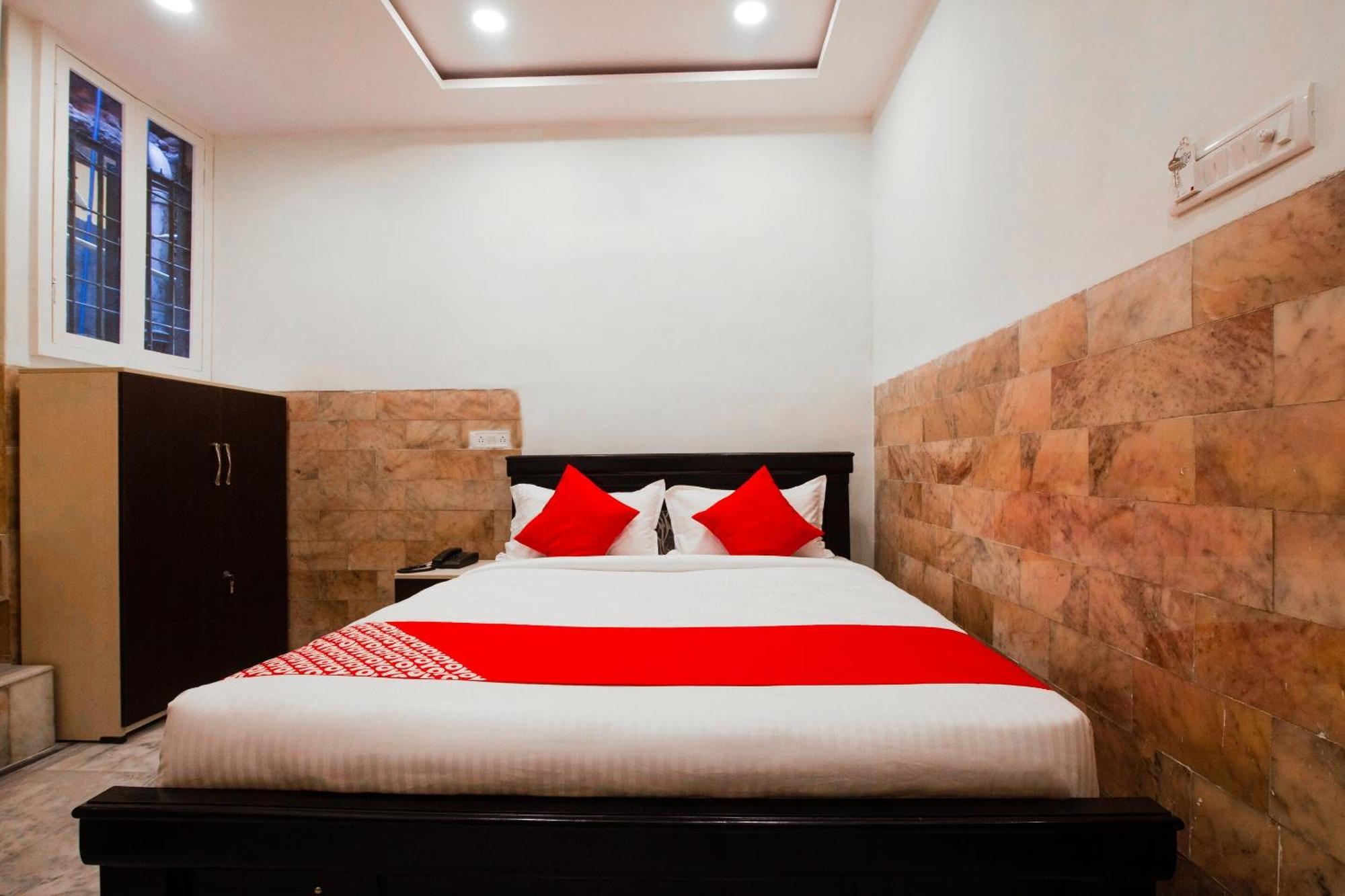 Super Hotel O Holiday Rani Gunj Opp Punjab National Bank Secundurabad Екстериор снимка